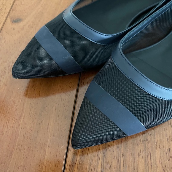 Authentic Fendi Zucca Mesh Colibrì Leather-Trimmed Flats Navy 39.5 - Picture 3 of 11